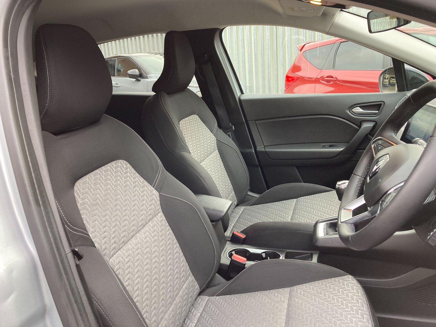 Used Renault Captur 2022 for sale - 76239388: Photo 47