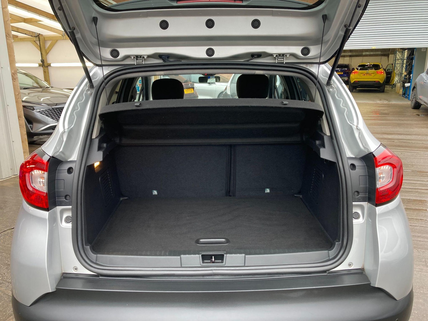 Used Renault Captur 2017 for sale - 77468153: Photo 26