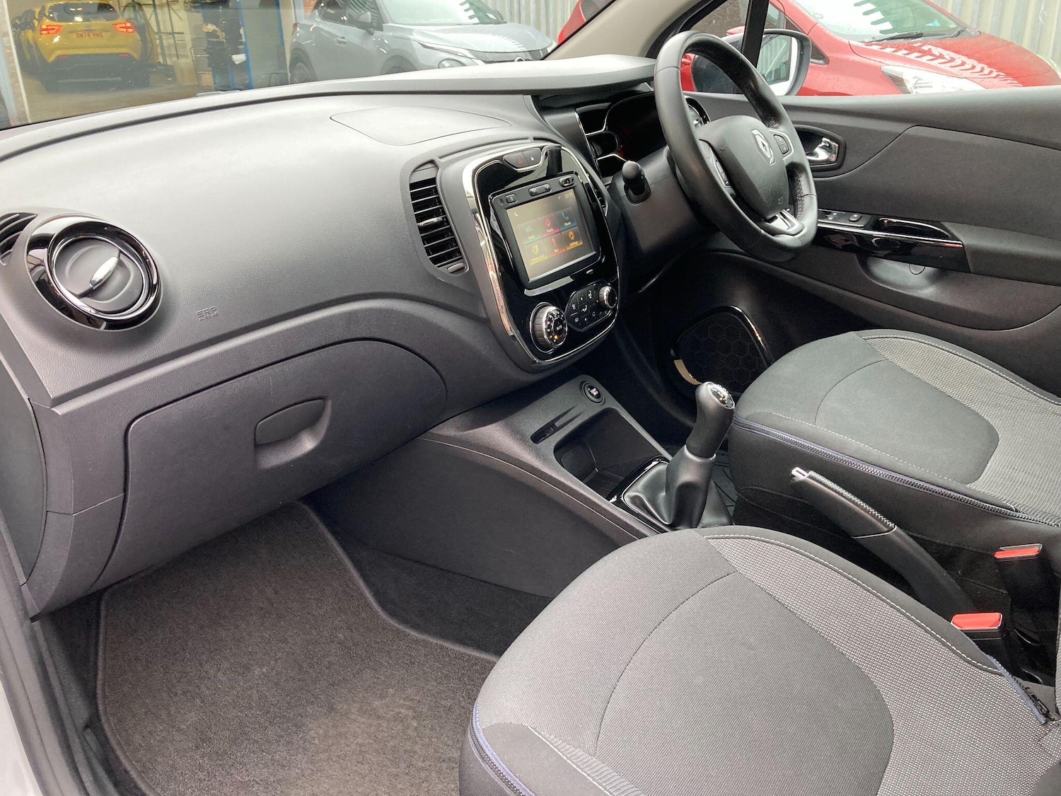 Used Renault Captur 2017 for sale - 77468153: Photo 31