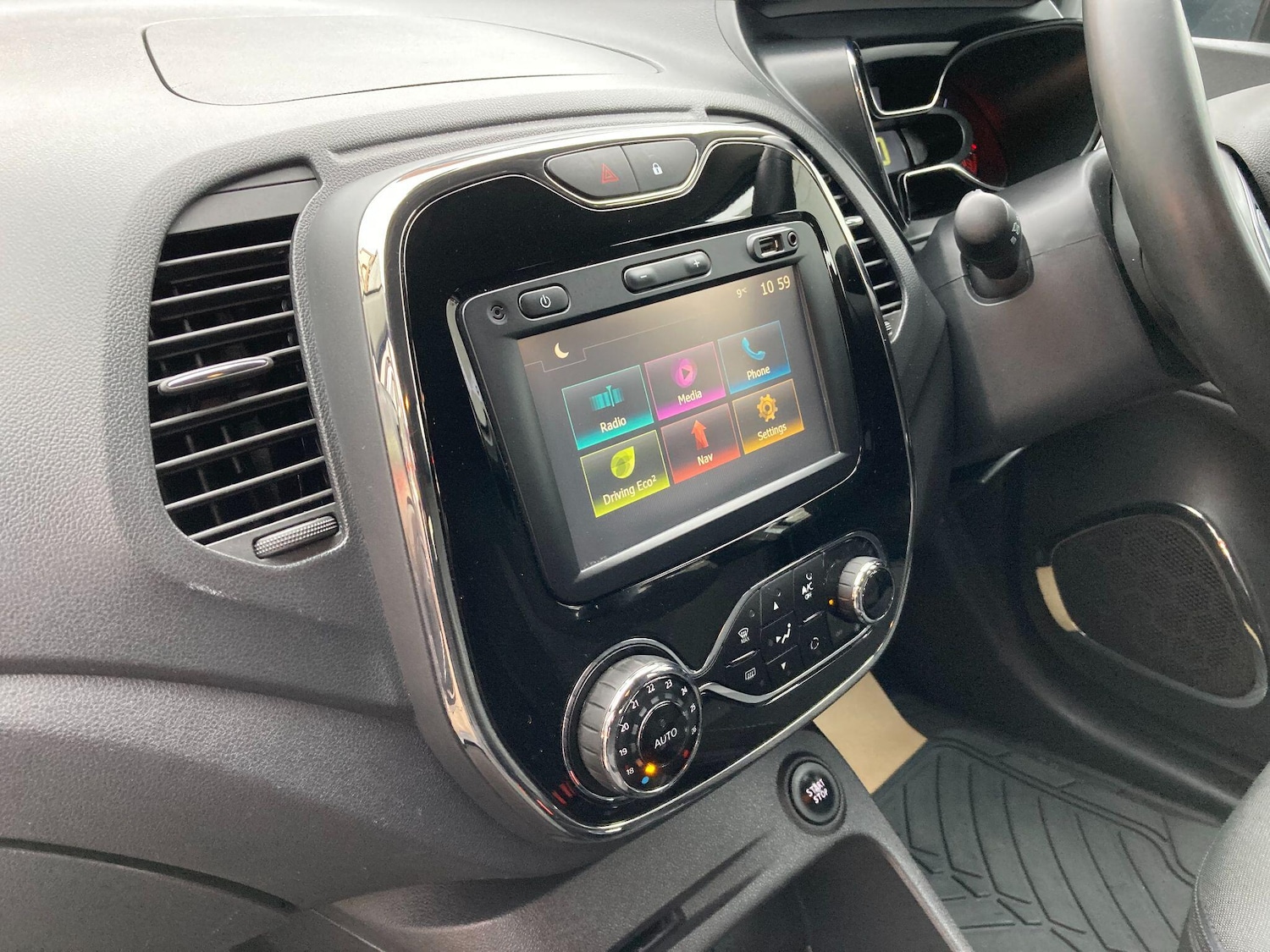 Used Renault Captur 2017 for sale - 77468153: Photo 32