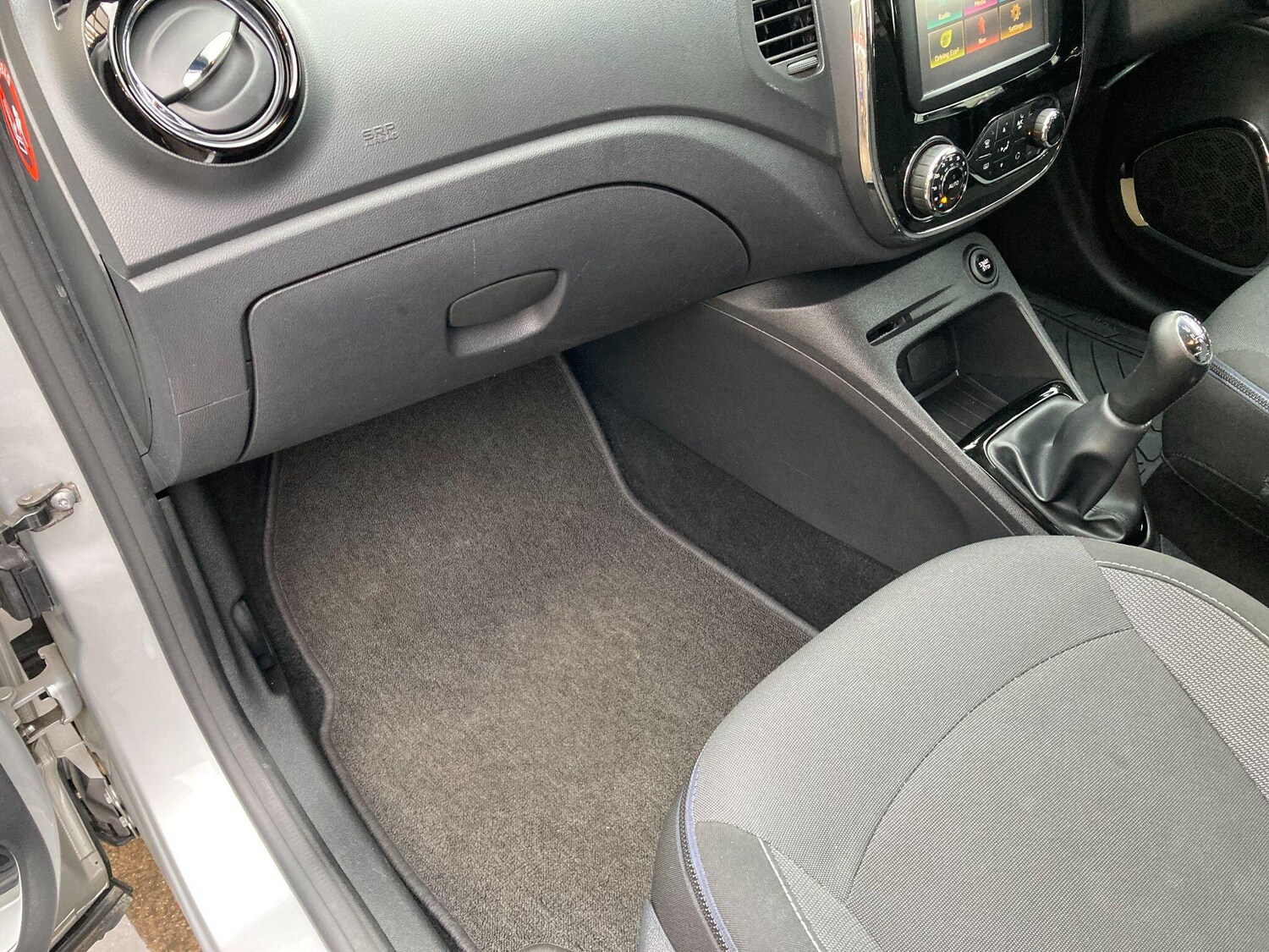 Used Renault Captur 2017 for sale - 77468153: Photo 33