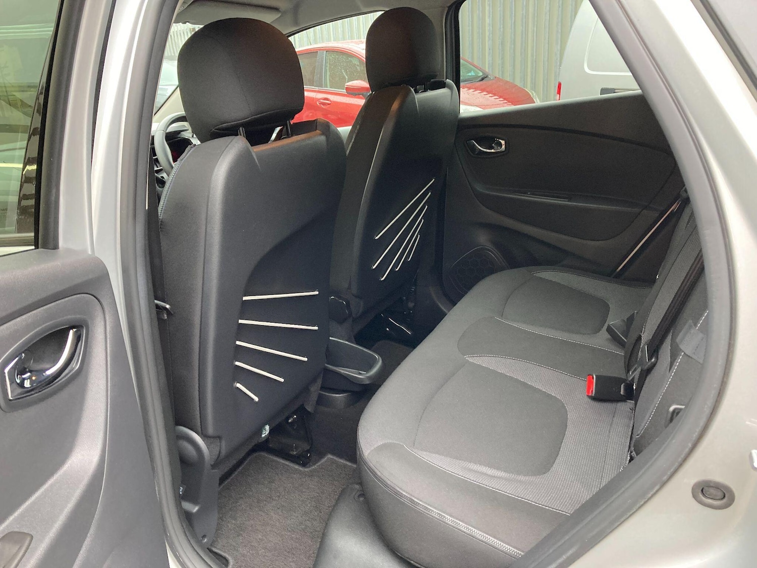 Used Renault Captur 2017 for sale - 77468153: Photo 37