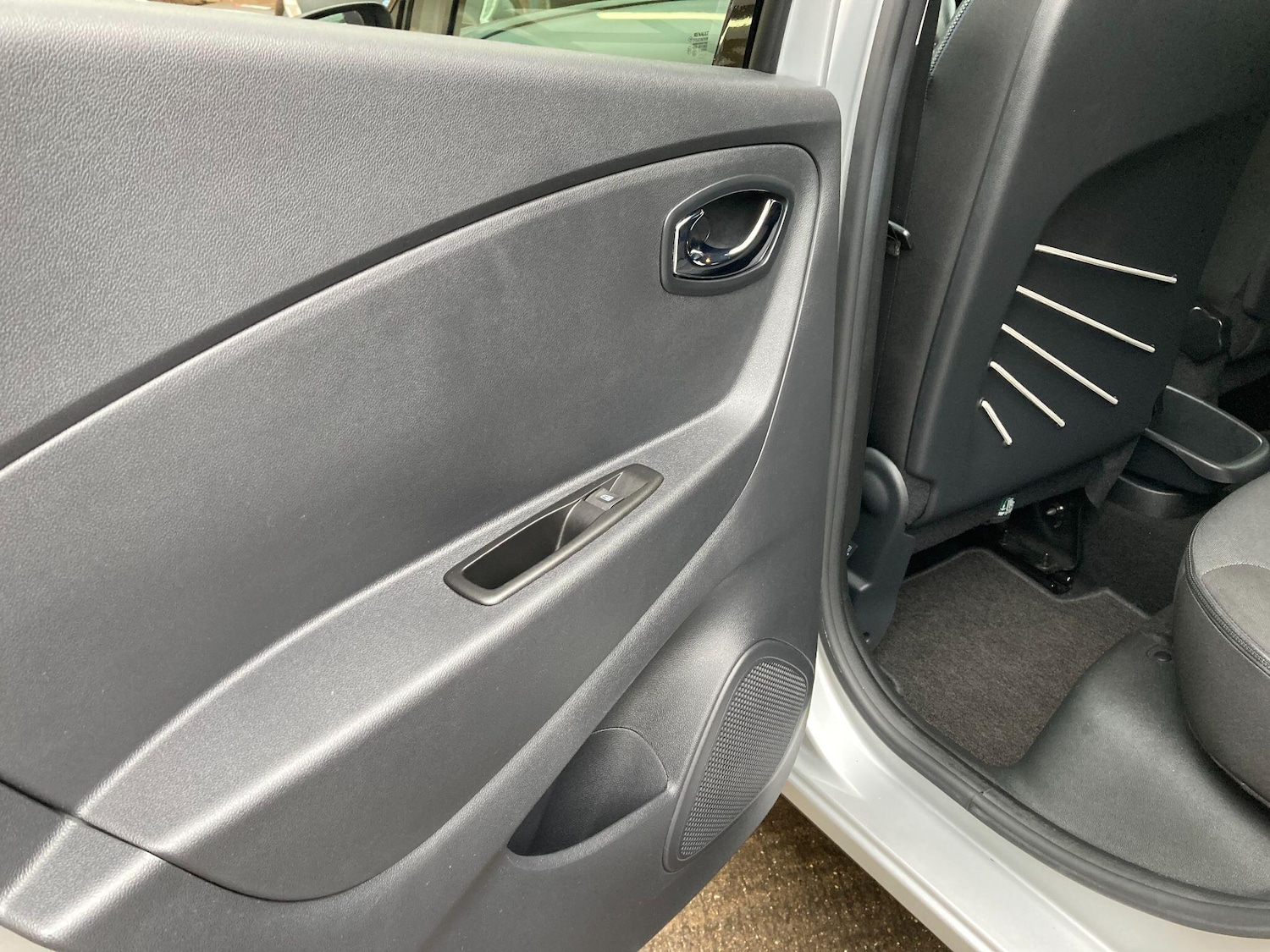 Used Renault Captur 2017 for sale - 77468153: Photo 38