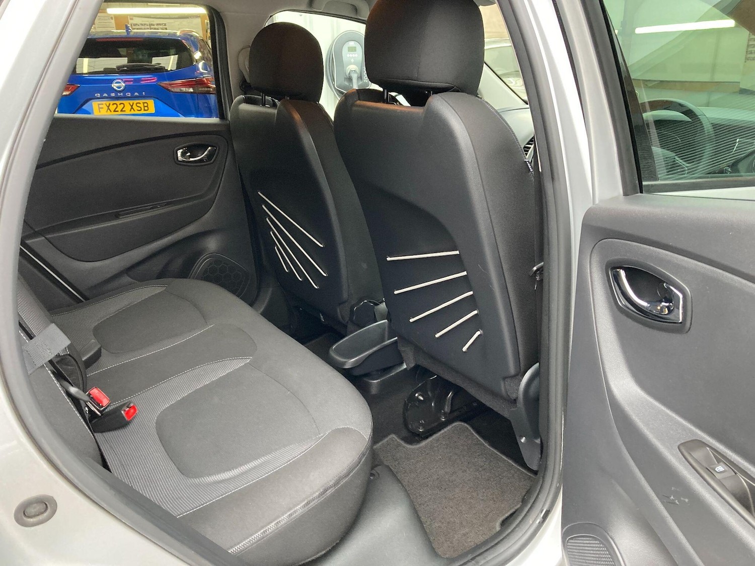 Used Renault Captur 2017 for sale - 77468153: Photo 39