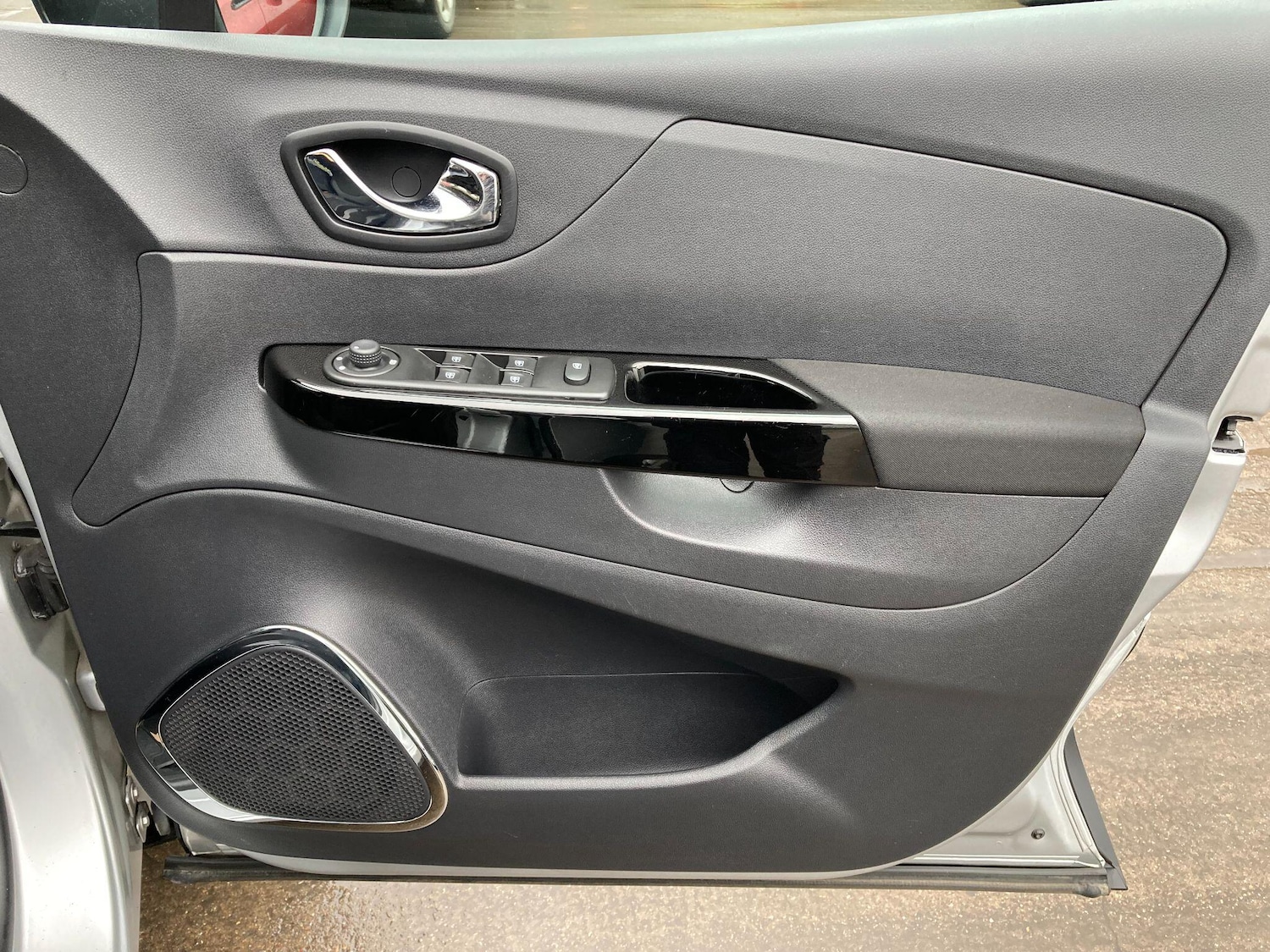 Used Renault Captur 2017 for sale - 77468153: Photo 44