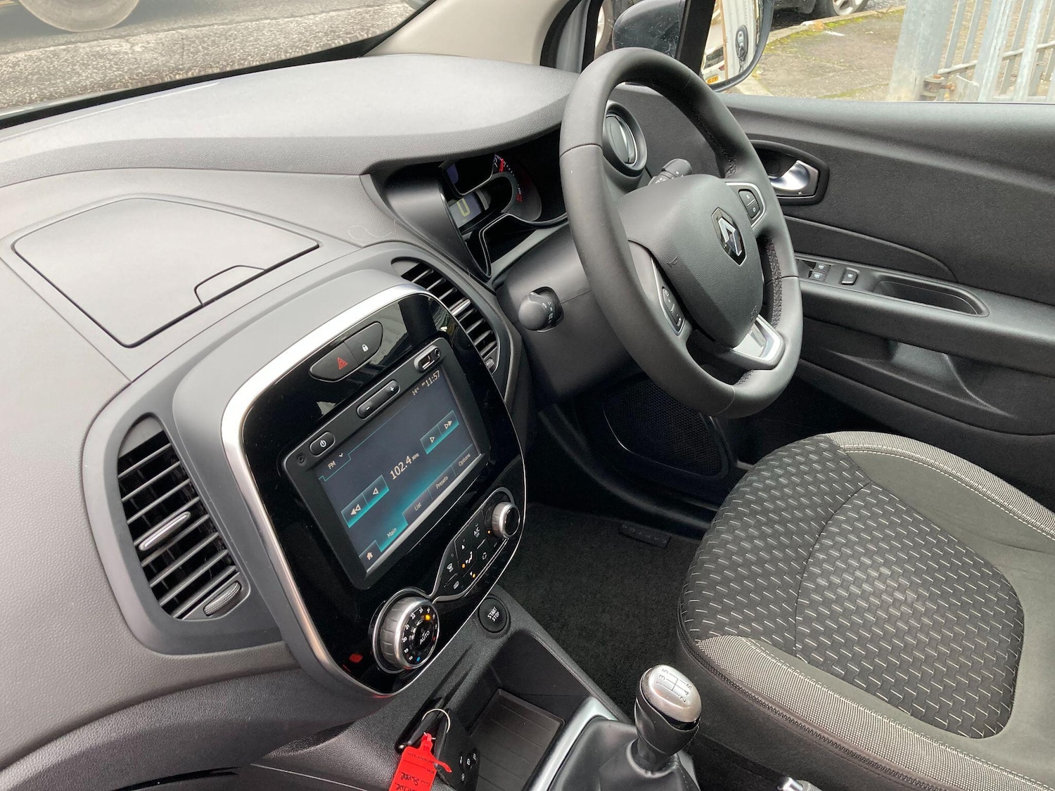 Used Renault Captur 2018 for sale - 76498708: Photo 29