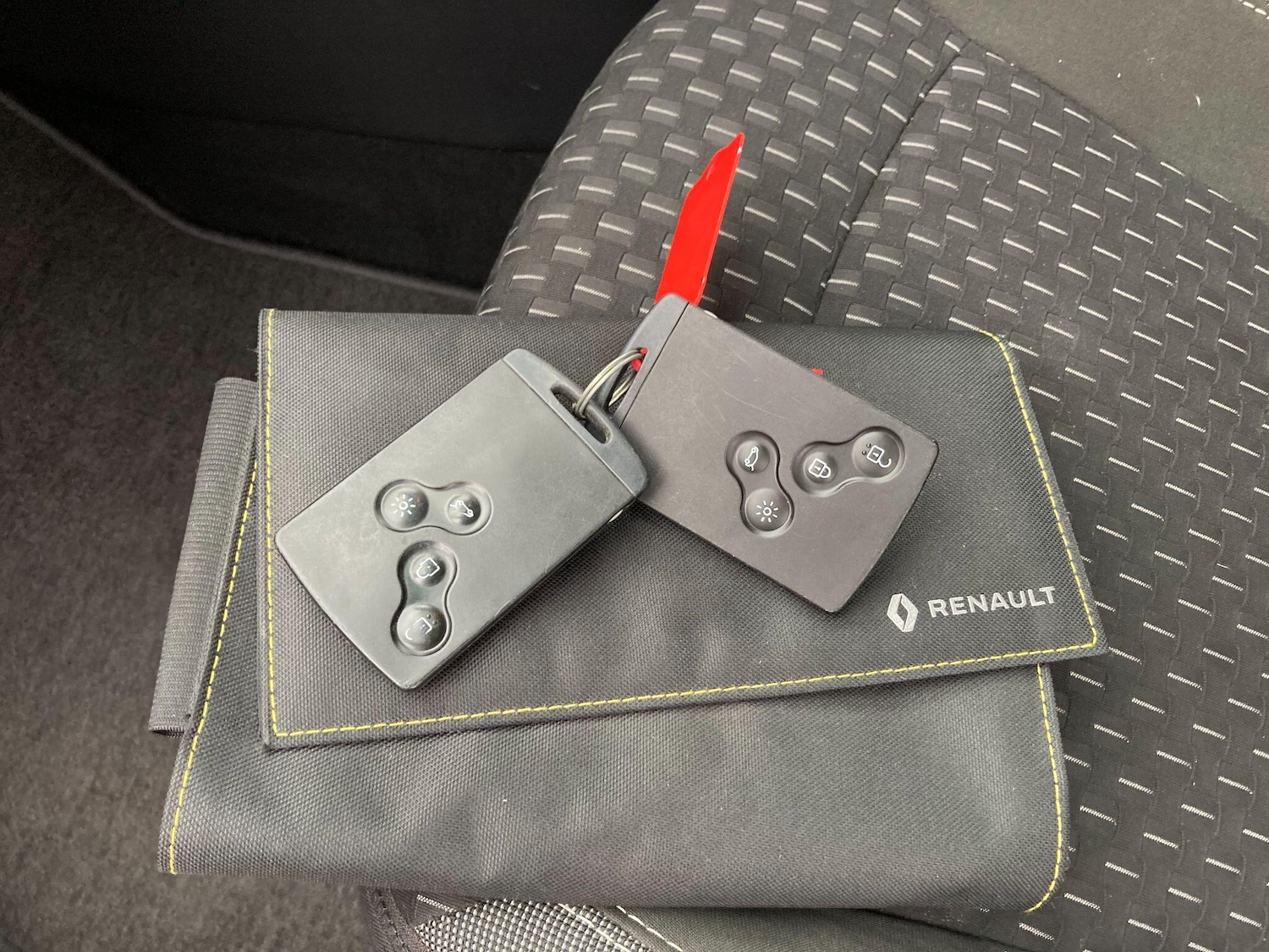 Used Renault Captur 2018 for sale - 76498708: Photo 33