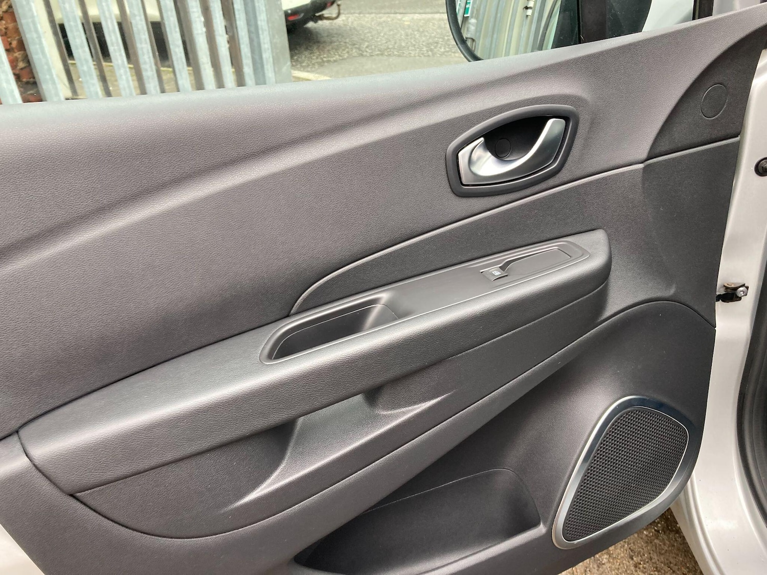 Used Renault Captur 2018 for sale - 76498708: Photo 36