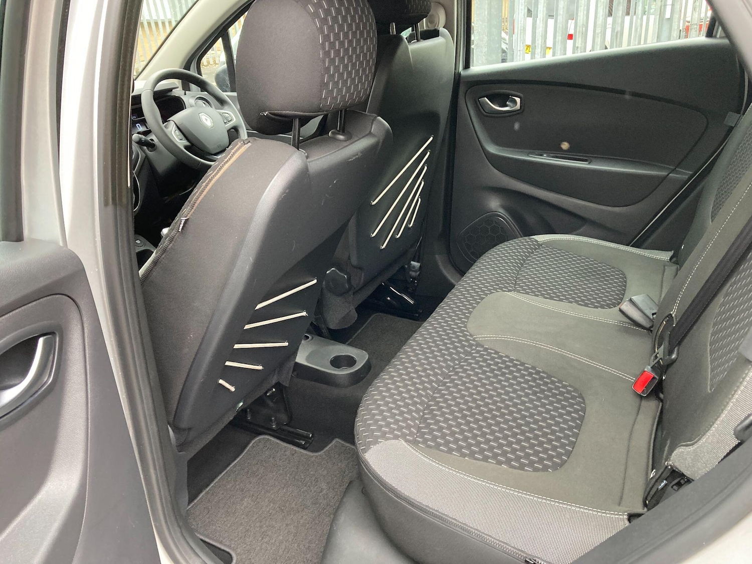 Used Renault Captur 2018 for sale - 76498708: Photo 37