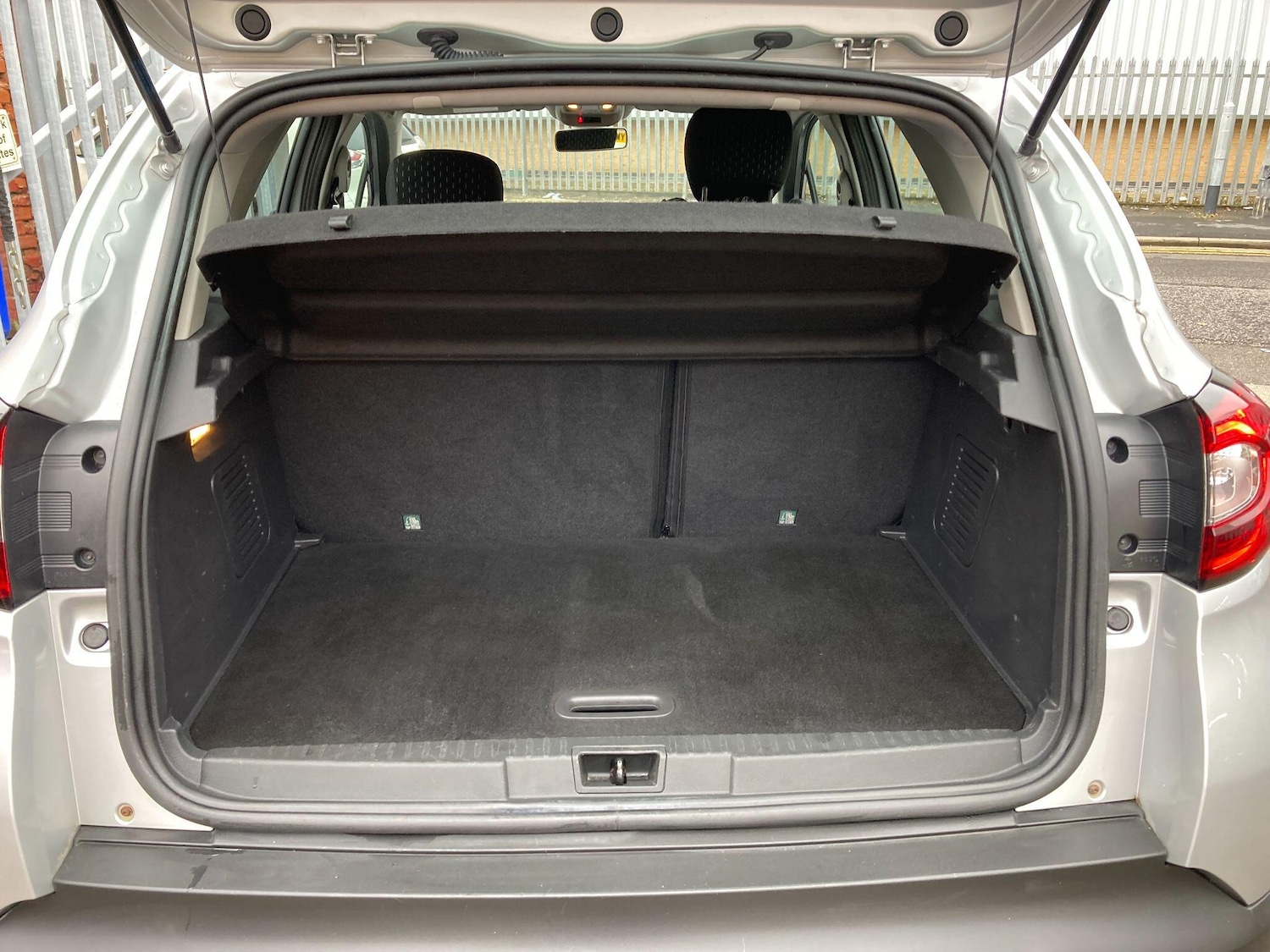 Used Renault Captur 2018 for sale - 76498708: Photo 39