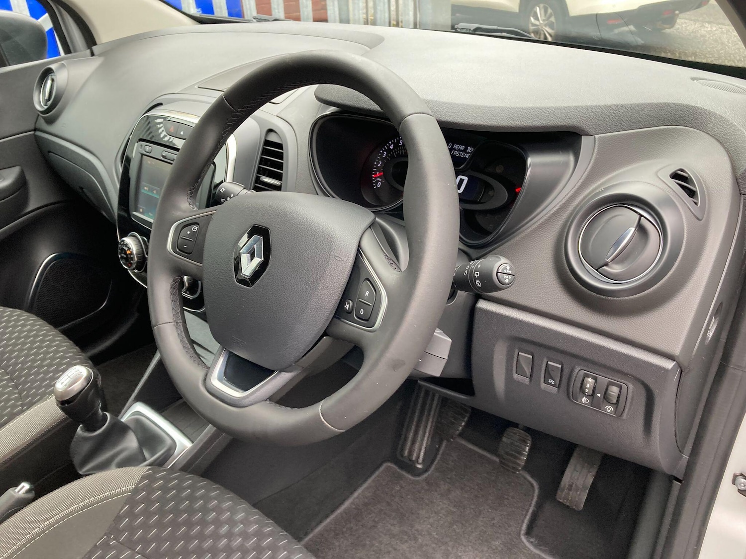 Used Renault Captur 2018 for sale - 76498708: Photo 47