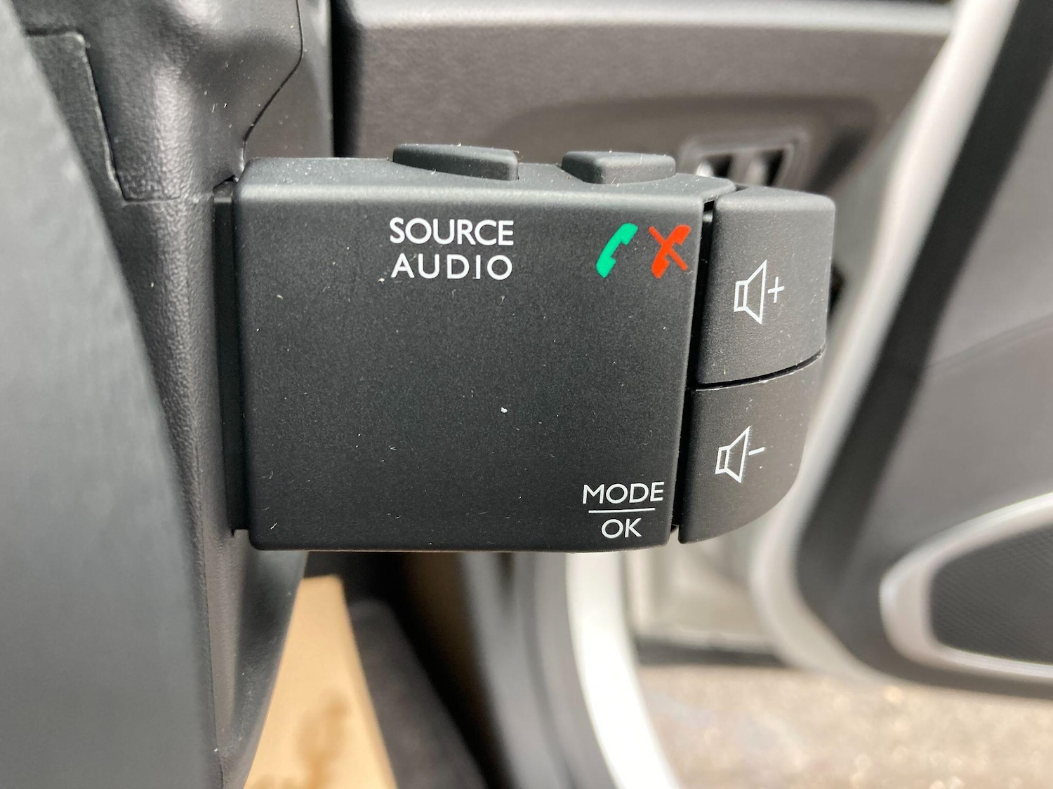 Used Renault Captur 2018 for sale - 76498708: Photo 53