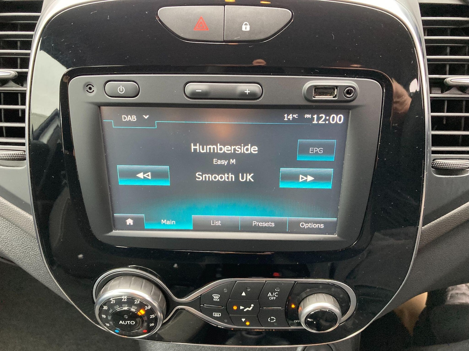 Used Renault Captur 2018 for sale - 76498708: Photo 59