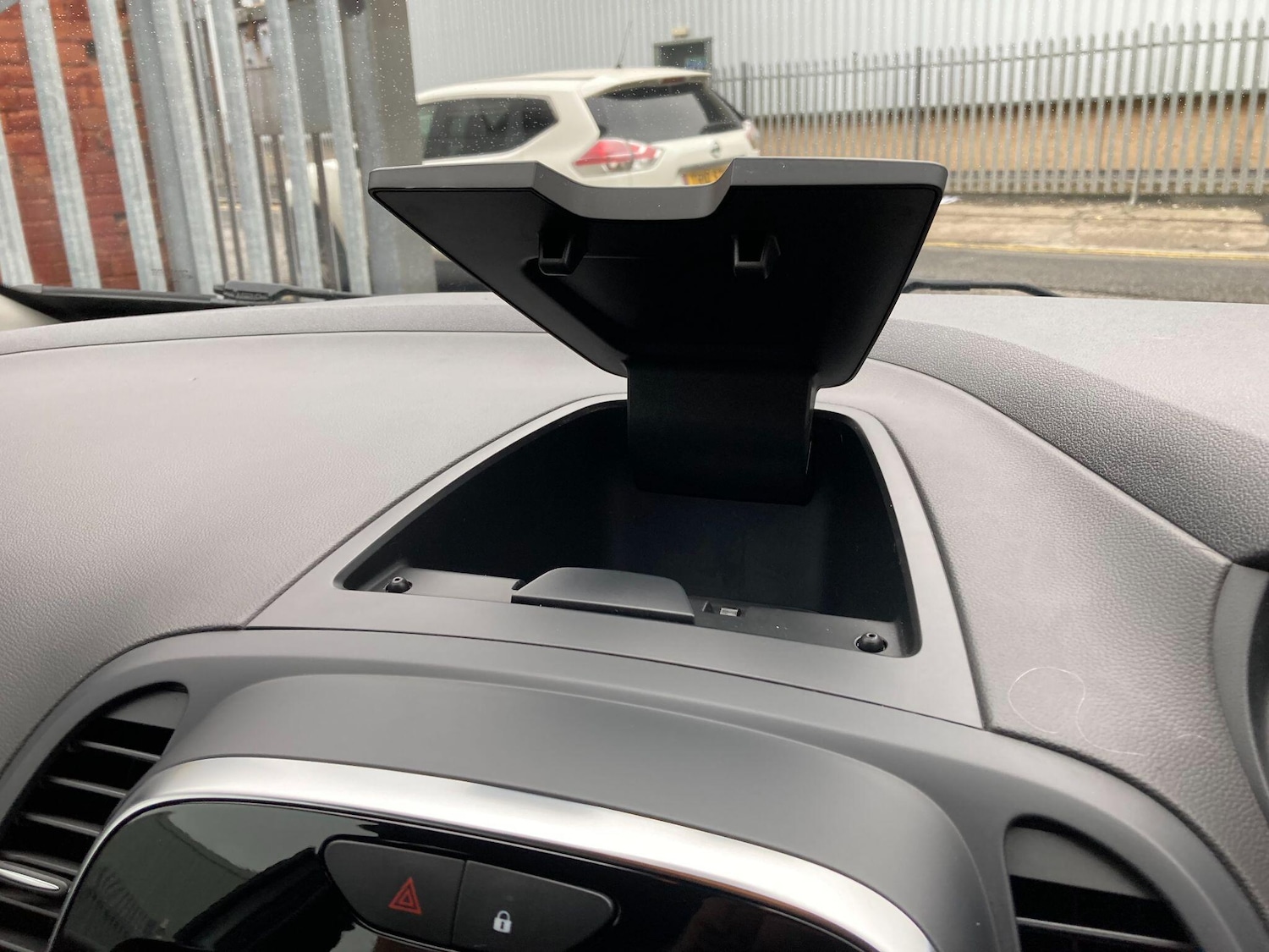 Used Renault Captur 2018 for sale - 76498708: Photo 60