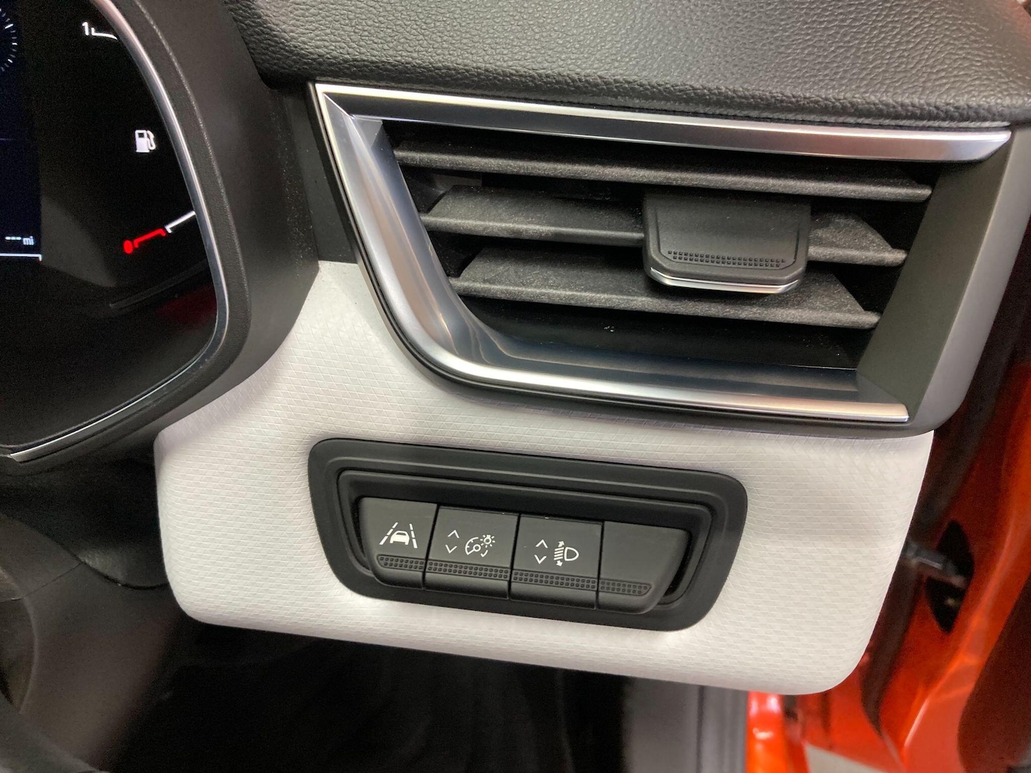 Used Renault Clio 2021 for sale - 76136355: Photo 50