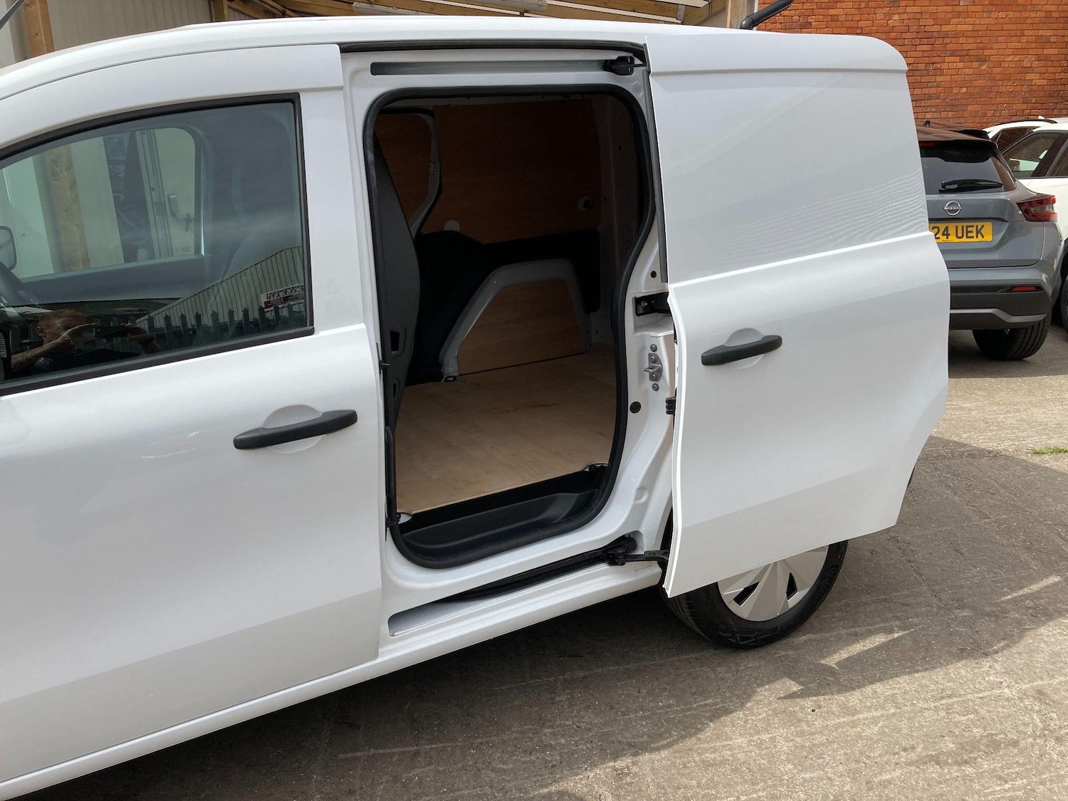 Used Nissan Other 2024 for sale - 77320924: Photo 25