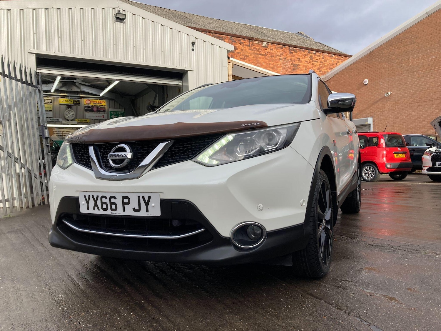 Used Nissan Qashqai 2017 for sale - 76538891: Photo 14