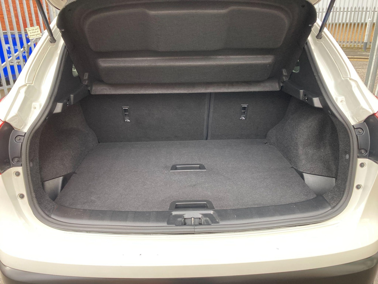 Used Nissan Qashqai 2017 for sale - 76538891: Photo 29