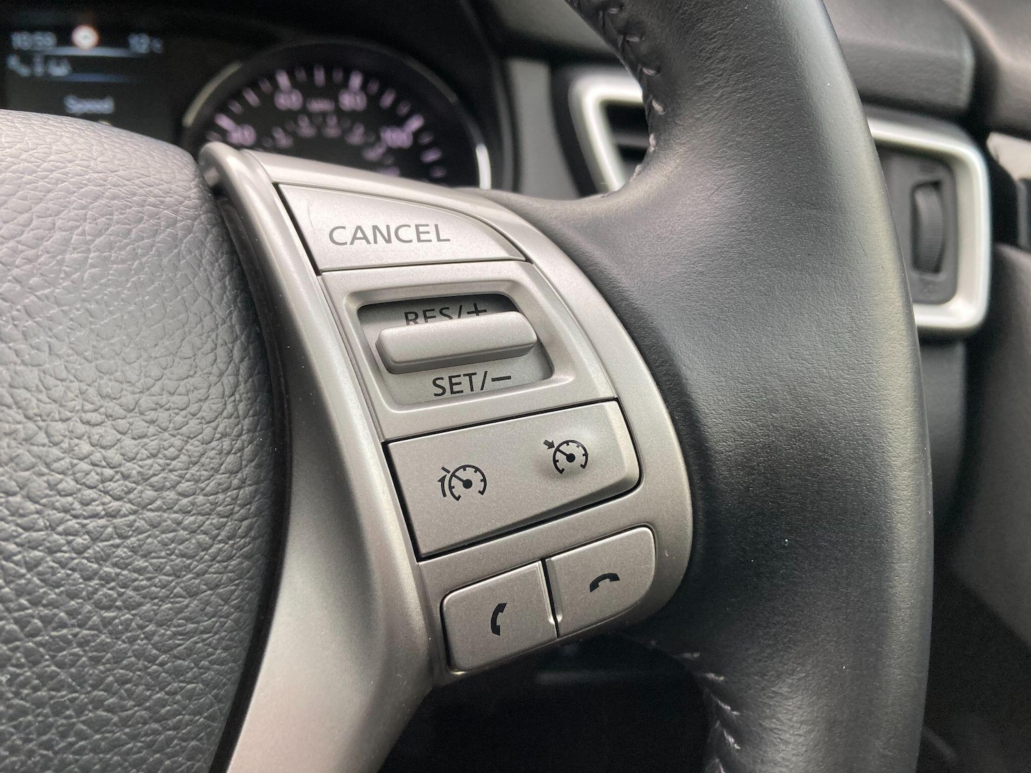 Used Nissan Qashqai 2017 for sale - 76538891: Photo 60