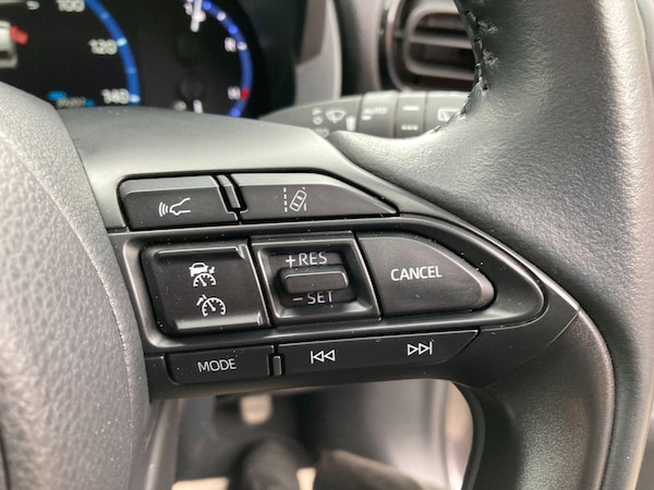 Used Toyota Yaris Cross 2023 for sale - 75687486: Photo 43