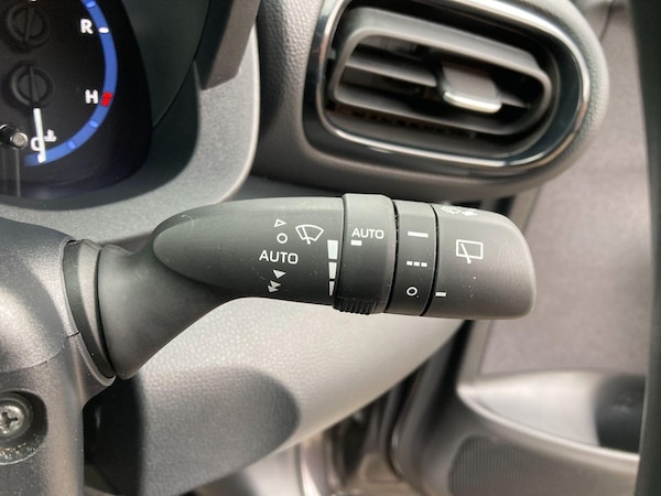 Used Toyota Yaris Cross 2023 for sale - 75687486: Photo 45
