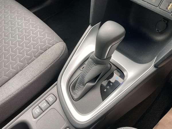 Used Toyota Yaris Cross 2023 for sale - 75687486: Photo 53