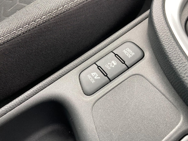 Used Toyota Yaris Cross 2023 for sale - 75687486: Photo 54