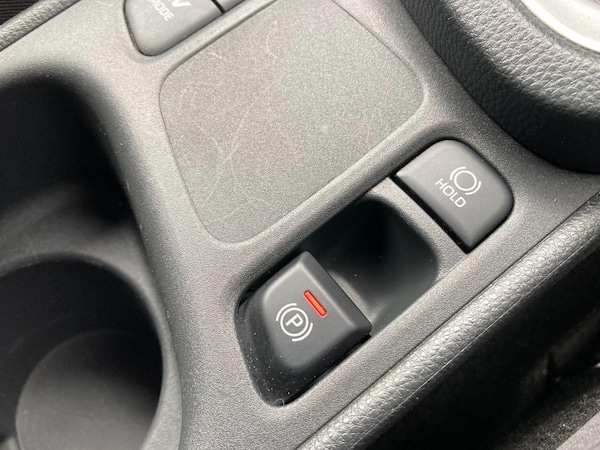 Used Toyota Yaris Cross 2023 for sale - 75687486: Photo 55