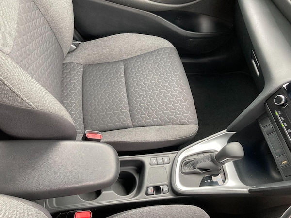 Used Toyota Yaris Cross 2023 for sale - 75687486: Photo 56