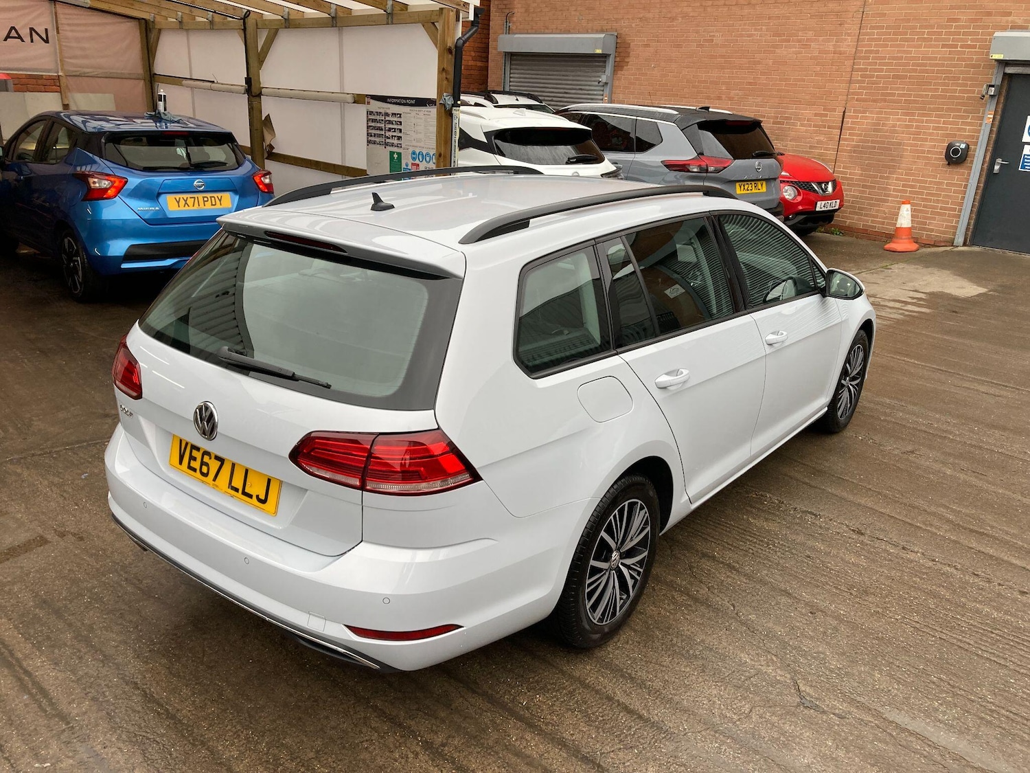Used Volkswagen Golf 2018 for sale - 77081296: Photo 25