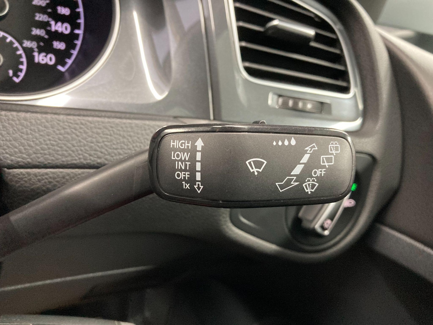 Used Volkswagen Golf 2018 for sale - 77081296: Photo 59