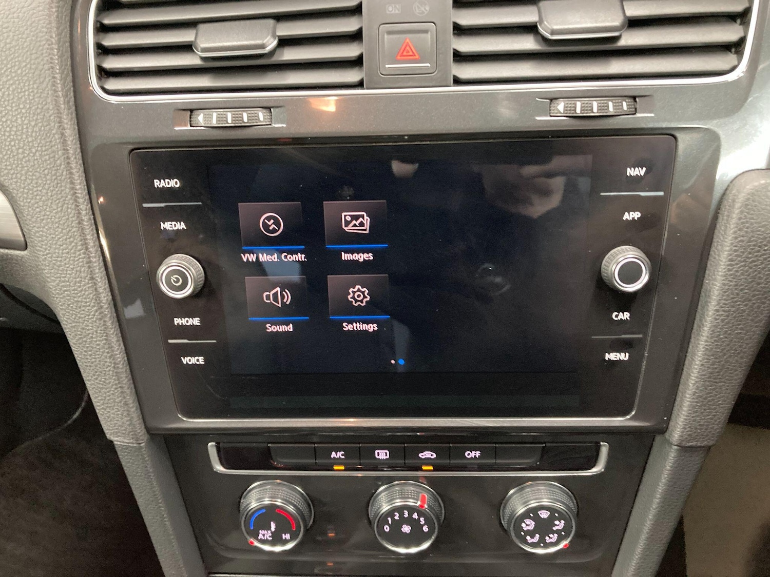 Used Volkswagen Golf 2018 for sale - 77081296: Photo 67