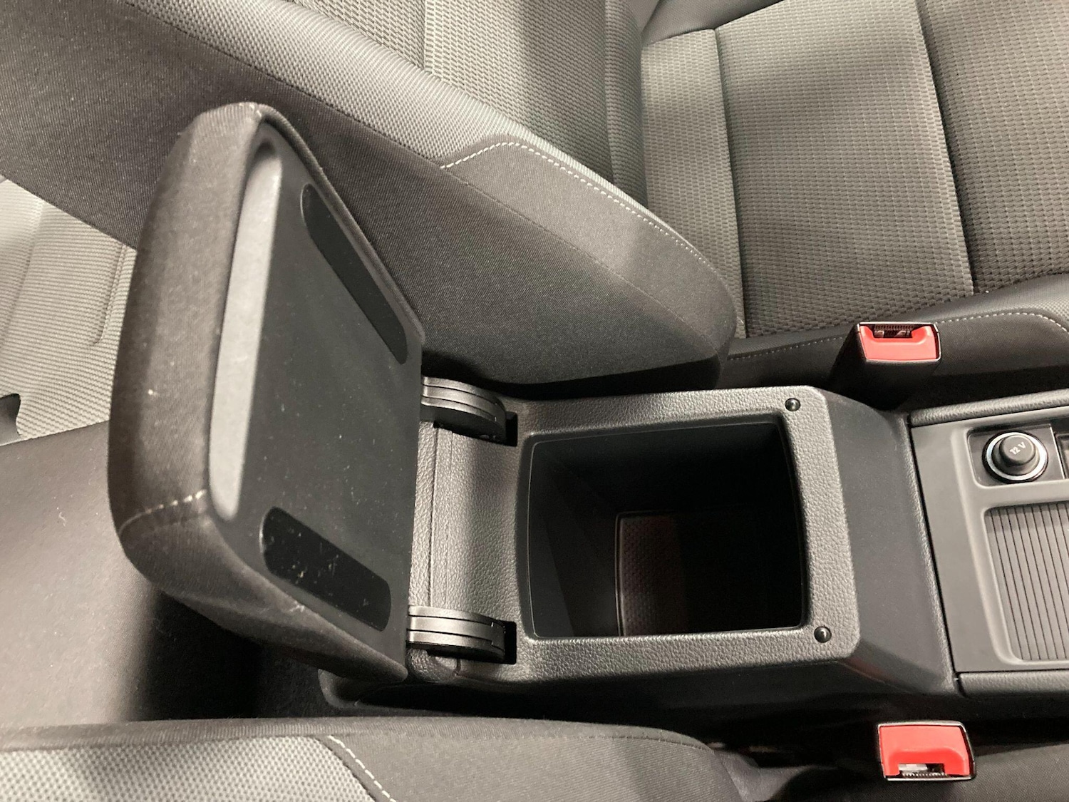 Used Volkswagen Golf 2018 for sale - 77081296: Photo 76