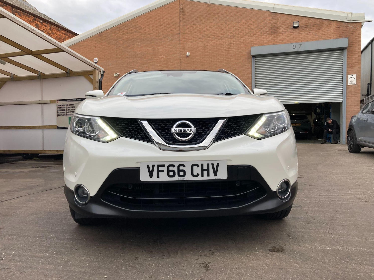 Used Nissan Qashqai 2017 for sale - 76472105: Photo 14