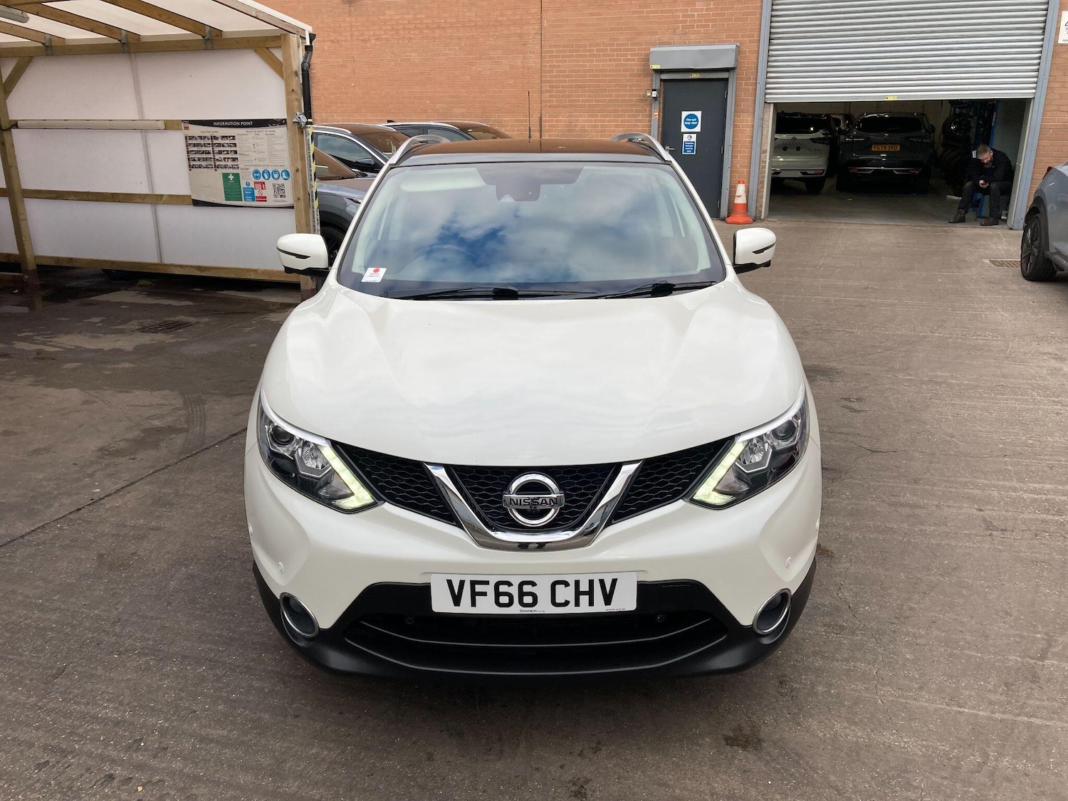 Used Nissan Qashqai 2017 for sale - 76472105: Photo 15