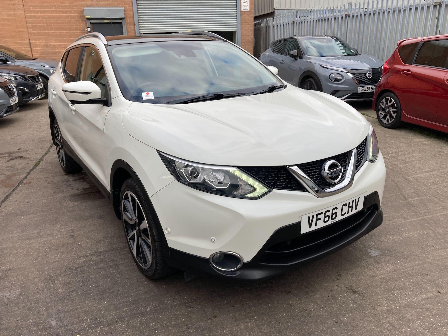 Used Nissan Qashqai 2017 for sale - 76472105: Photo 16
