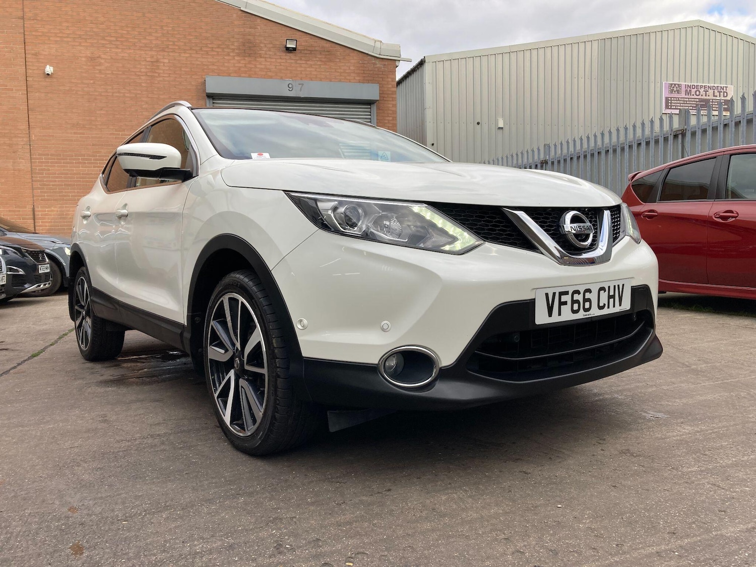 Used Nissan Qashqai 2017 for sale - 76472105: Photo 17