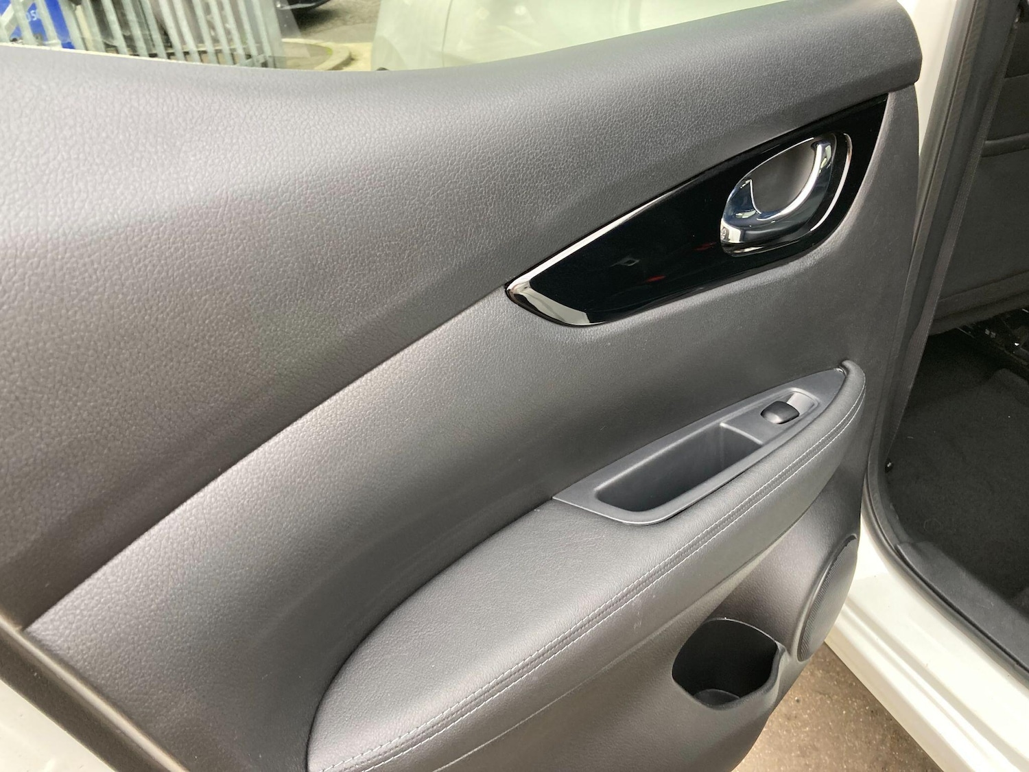 Used Nissan Qashqai 2017 for sale - 76472105: Photo 42