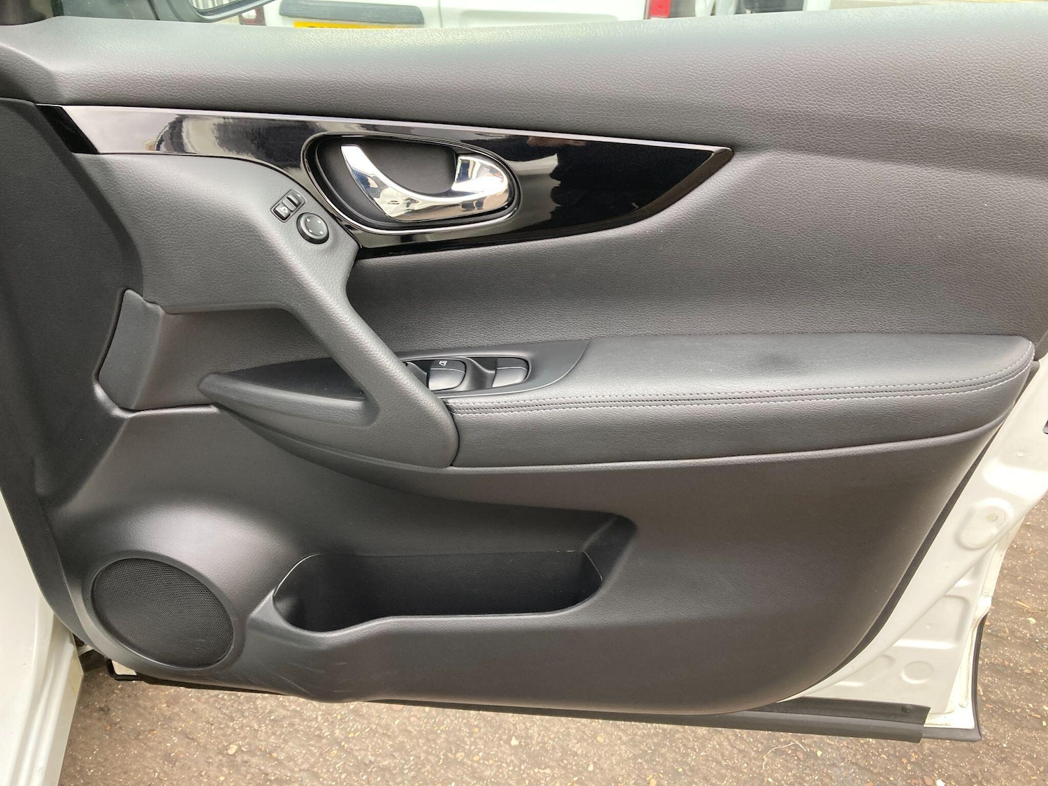 Used Nissan Qashqai 2017 for sale - 76472105: Photo 49