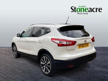 Used Nissan Qashqai 2017 for sale - 76472105: Photo