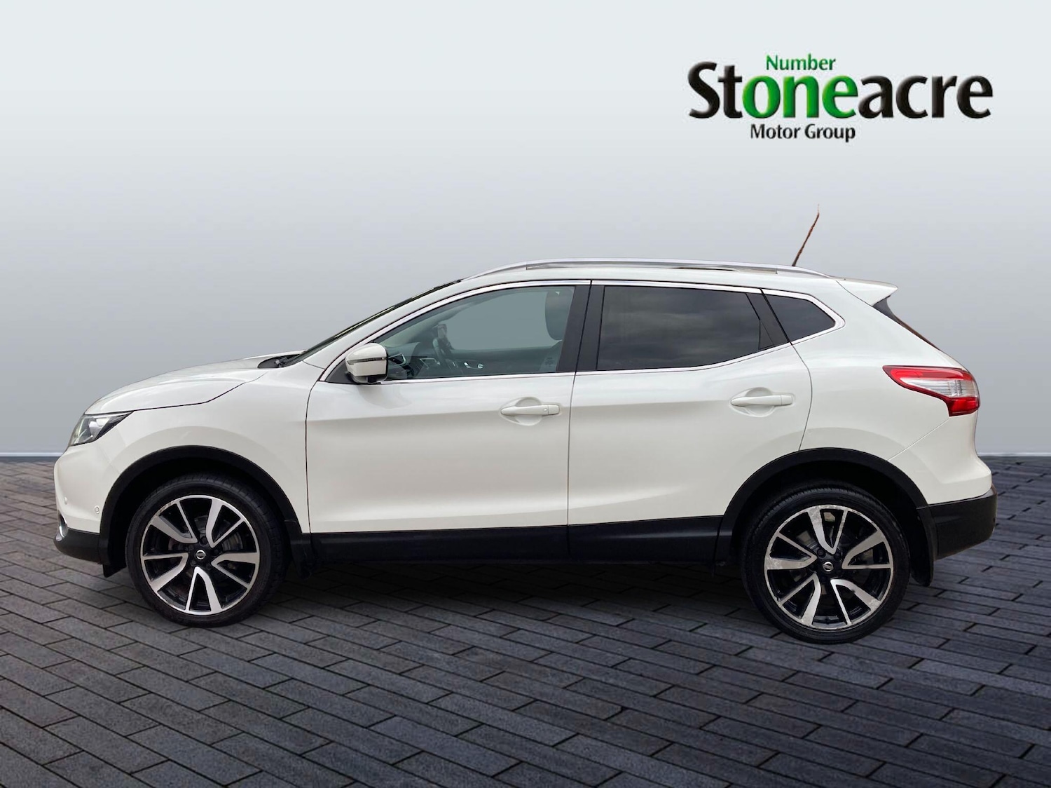 Used Nissan Qashqai 2017 for sale - 76472105: Photo 5