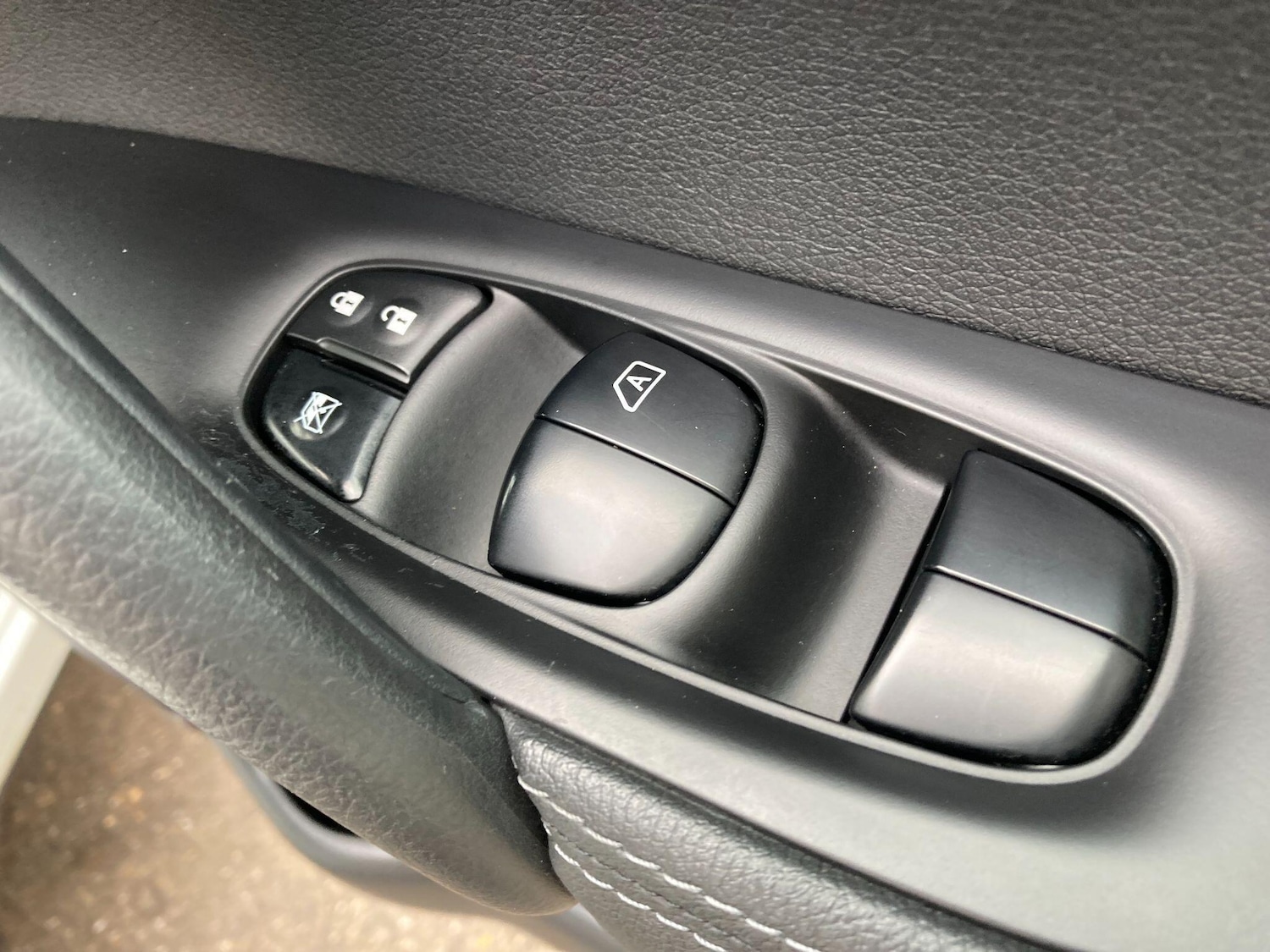 Used Nissan Qashqai 2017 for sale - 76472105: Photo 50