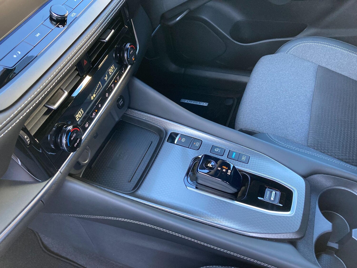 Used Nissan Qashqai for sale - 77343768: Photo 30