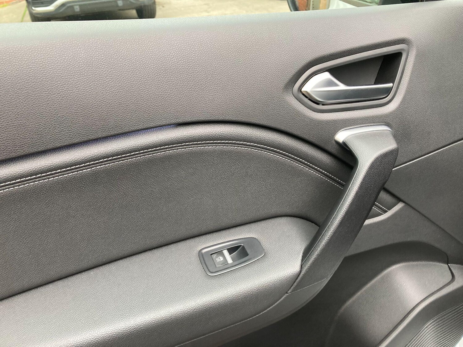 Used Renault Captur 2023 for sale - 76318151: Photo 32