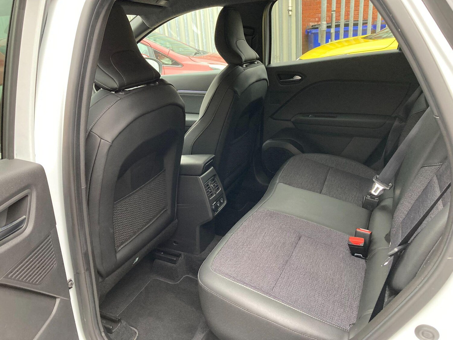 Used Renault Captur 2023 for sale - 76318151: Photo 34