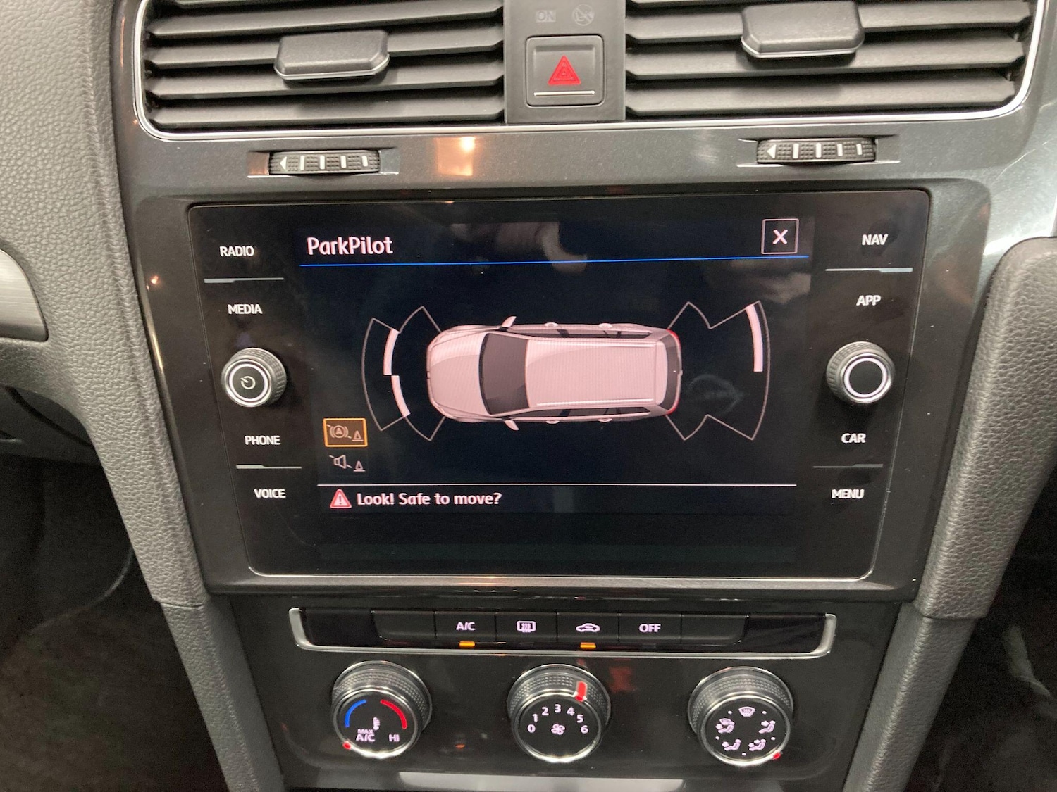 Used Volkswagen Golf 2018 for sale - 77279275: Photo 80