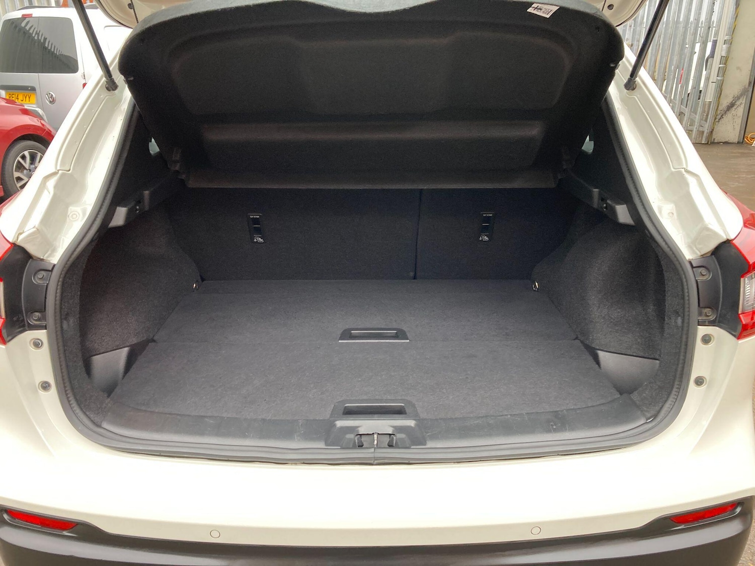 Used Nissan Qashqai 2017 for sale - 77304965: Photo 26