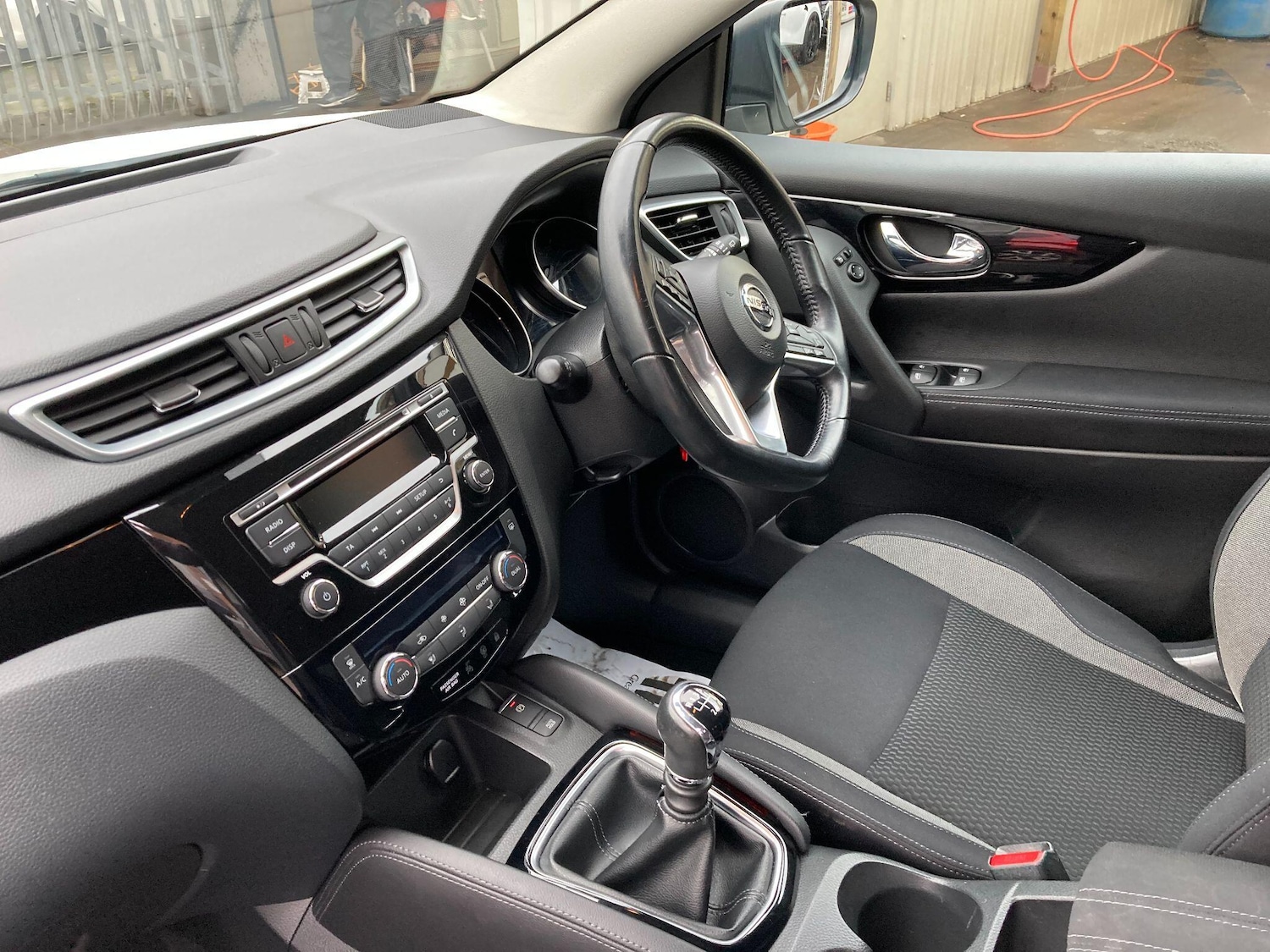 Used Nissan Qashqai 2017 for sale - 77304965: Photo 30