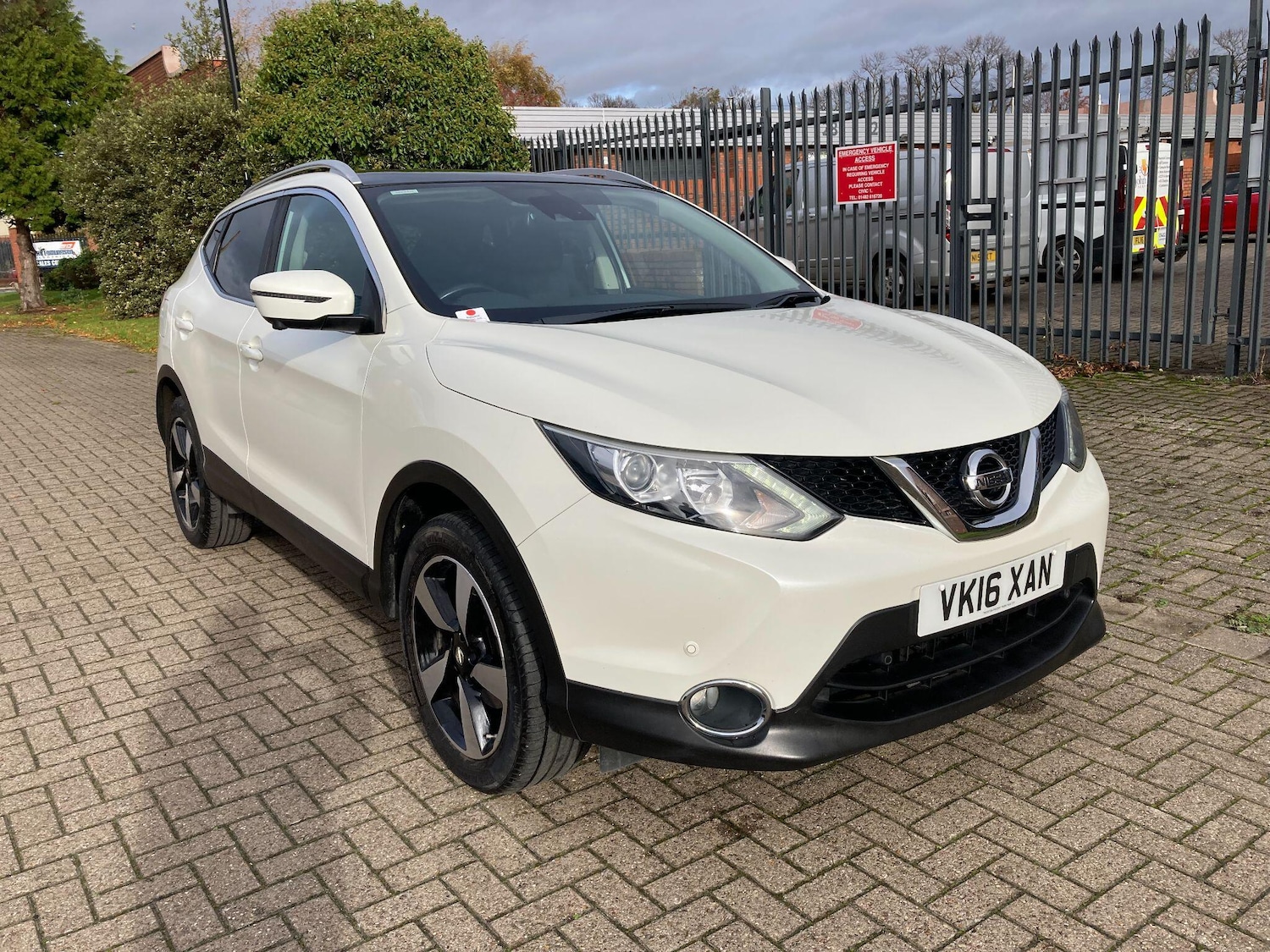 Used Nissan Qashqai 2016 for sale - 76537691: Photo 17