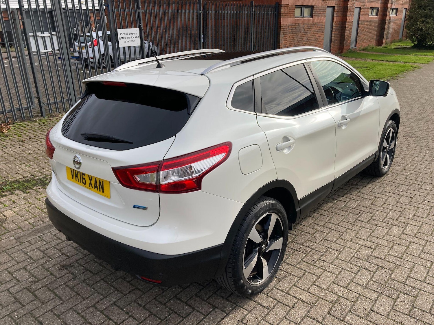 Used Nissan Qashqai 2016 for sale - 76537691: Photo 22